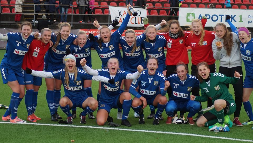 Lagbilde Lyn Damers opprykk til toppserien 2017